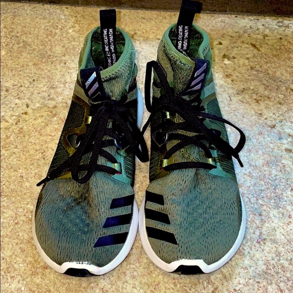 Adidas Army Green 6.5 Women’s Shoes - Picture 2 of 10